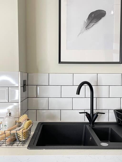 New Luxury For 2024 - Central Plymouth House - Sleeps 10 - Access To Plymouth Town - Close To The Barbican - Pets Welcome - Parking Available - By Luxe Living By Sophia Eksteriør billede