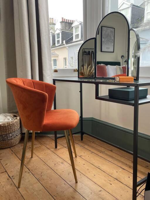 New Luxury For 2024 - Central Plymouth House - Sleeps 10 - Access To Plymouth Town - Close To The Barbican - Pets Welcome - Parking Available - By Luxe Living By Sophia Eksteriør billede