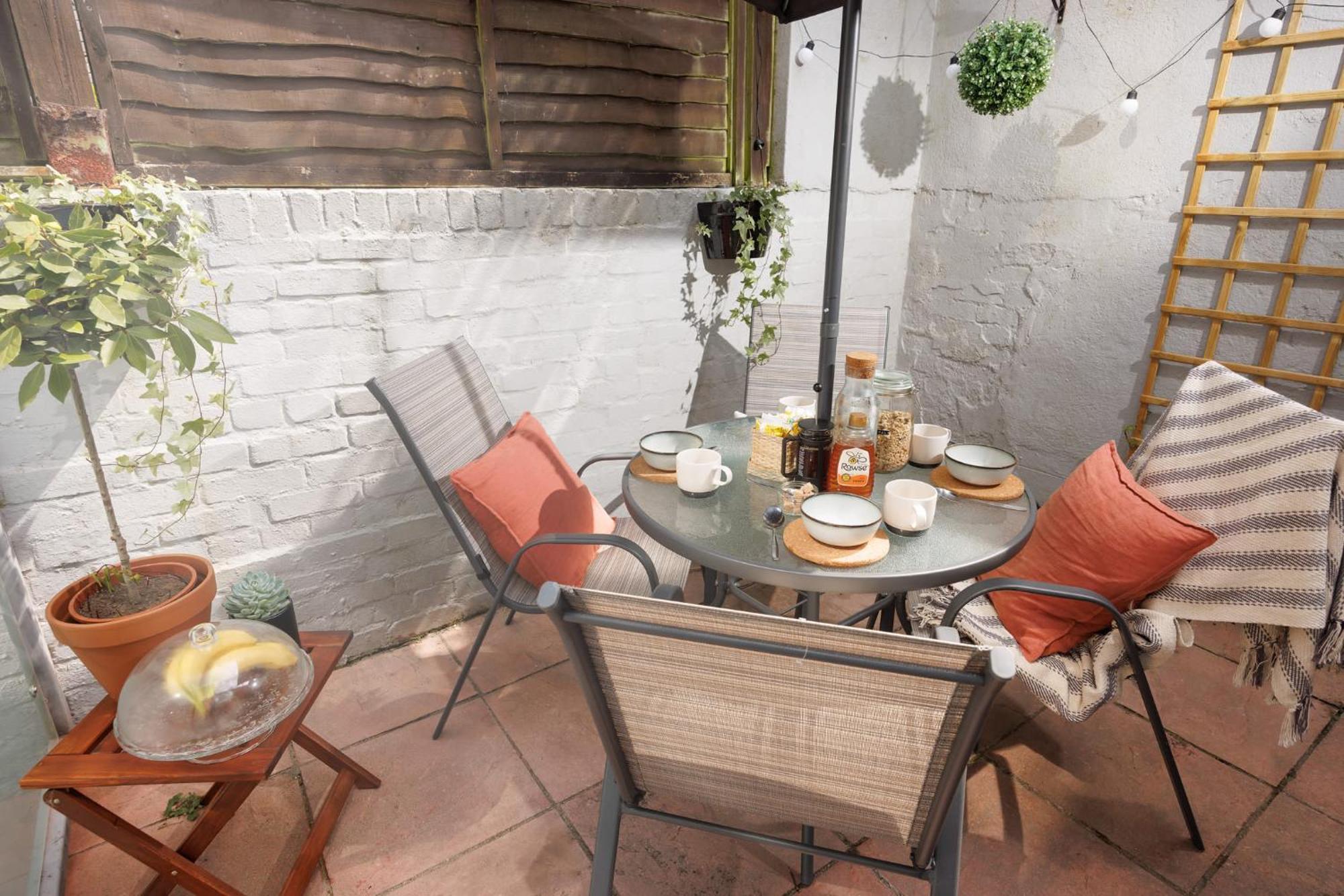 New Luxury For 2024 - Central Plymouth House - Sleeps 10 - Access To Plymouth Town - Close To The Barbican - Pets Welcome - Parking Available - By Luxe Living By Sophia Eksteriør billede