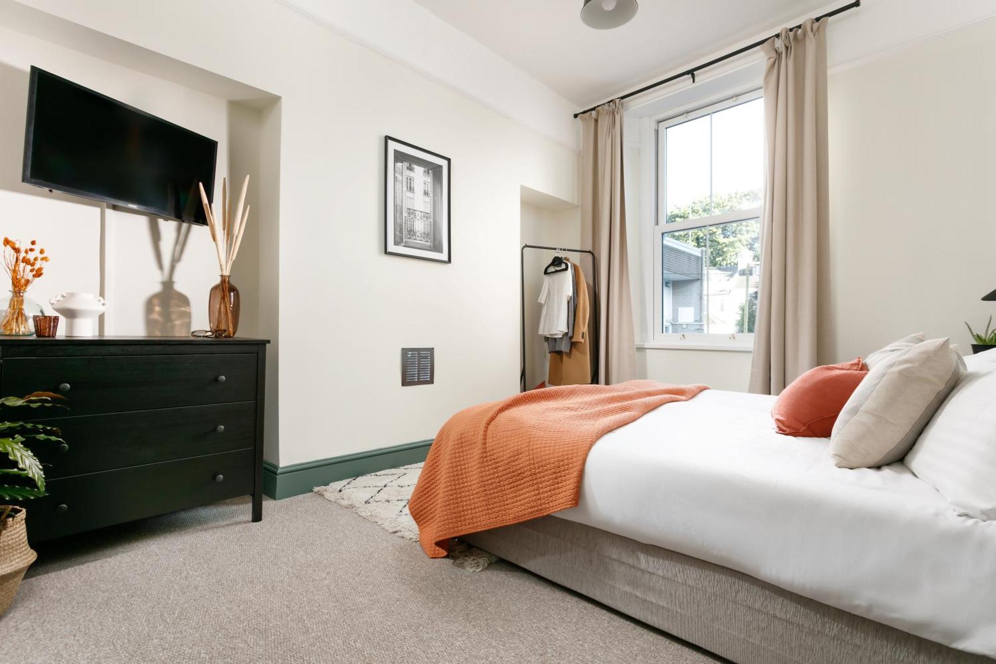 New Luxury For 2024 - Central Plymouth House - Sleeps 10 - Access To Plymouth Town - Close To The Barbican - Pets Welcome - Parking Available - By Luxe Living By Sophia Eksteriør billede