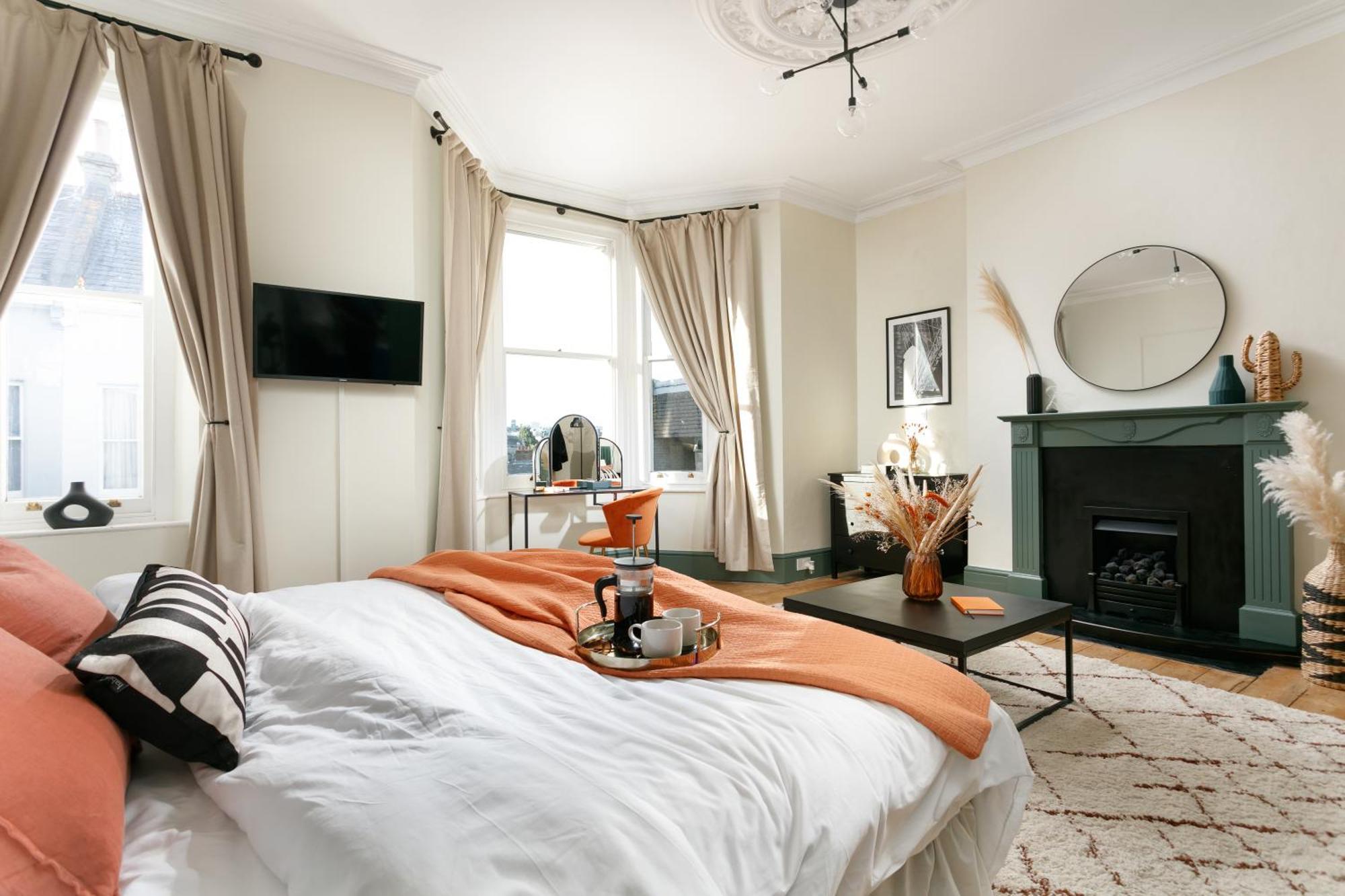 New Luxury For 2024 - Central Plymouth House - Sleeps 10 - Access To Plymouth Town - Close To The Barbican - Pets Welcome - Parking Available - By Luxe Living By Sophia Eksteriør billede